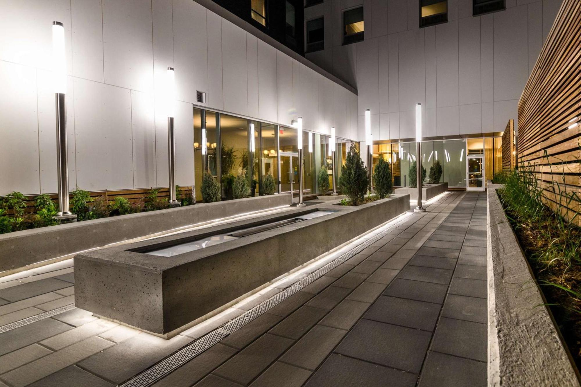 Homewood Suites By Hilton Calgary Downtown Εξωτερικό φωτογραφία