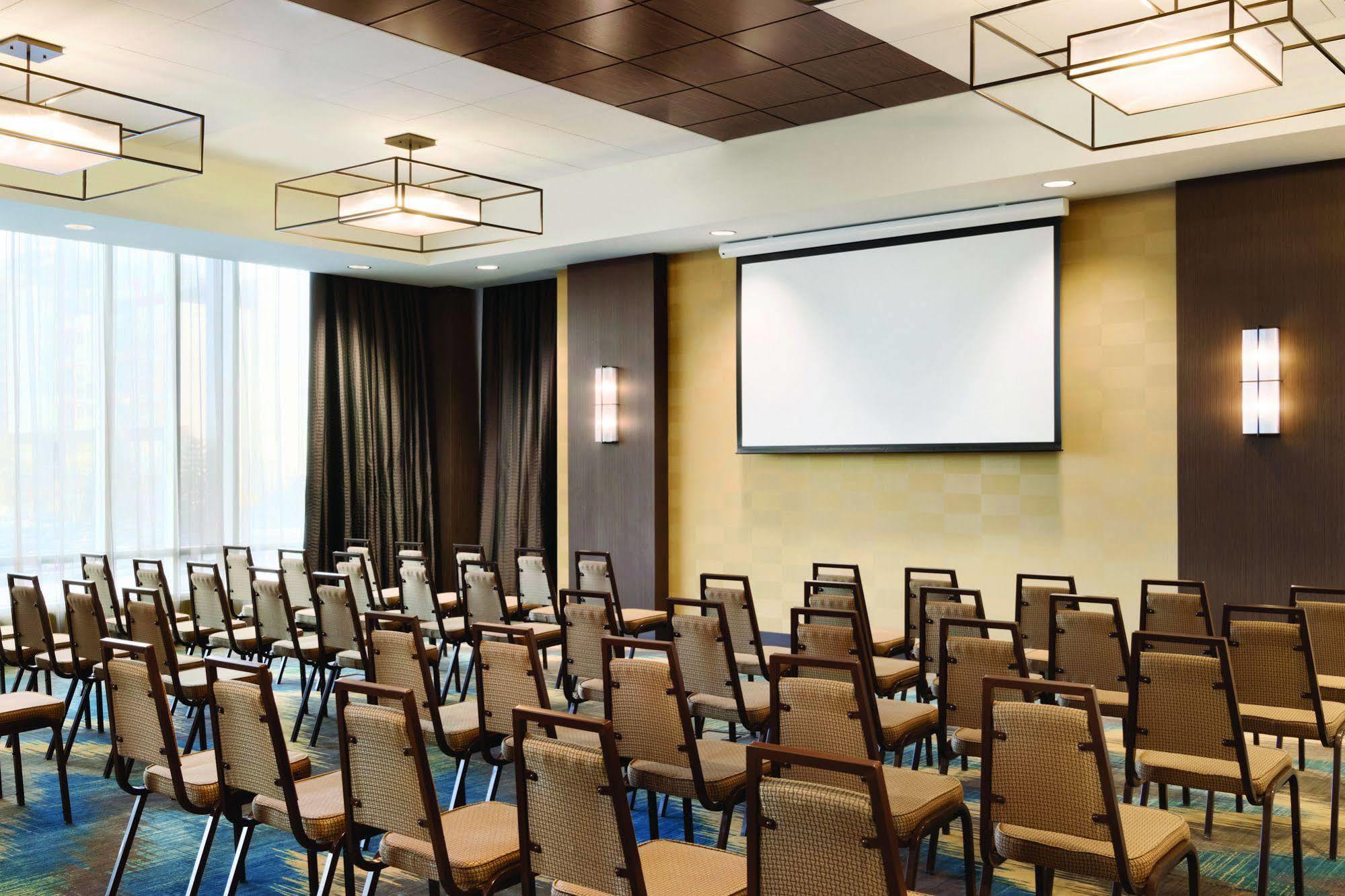 Homewood Suites By Hilton Calgary Downtown Εξωτερικό φωτογραφία